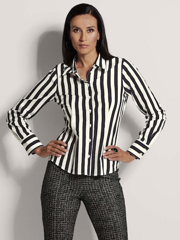 MADELEINE Blouse in Zwart: voorkant