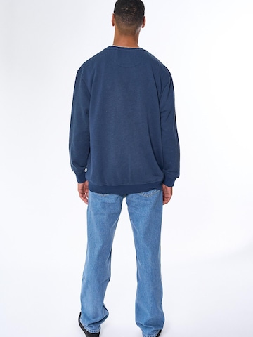 A Question Of (AQO) Sweatshirt 'Sky Captain' i blå