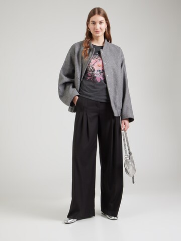 QS T-Shirt in Grau