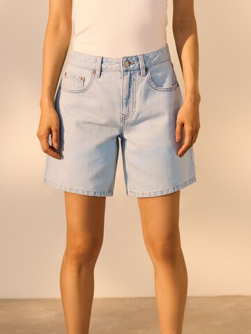 Next Loose fit Jeans in Blue: front