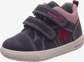 Chaussure basse 'MOPPY' SUPERFIT en gris : devant