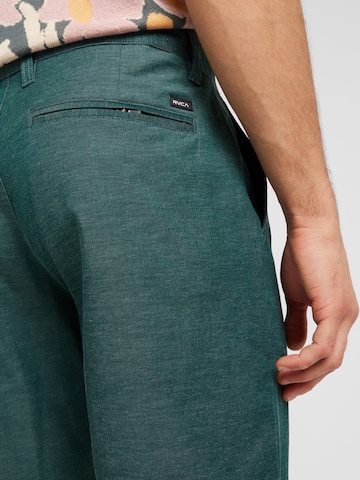RVCA Štandardný strih Chino nohavice - Zelená