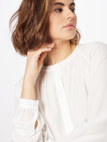 COMMA - Blusa en blanco