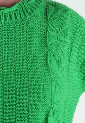 MYMO Sweater in Green