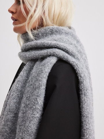 NA-KD Scarf in Grey