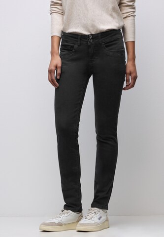 STREET ONE Slimfit Jeans in Schwarz: Vorderseite