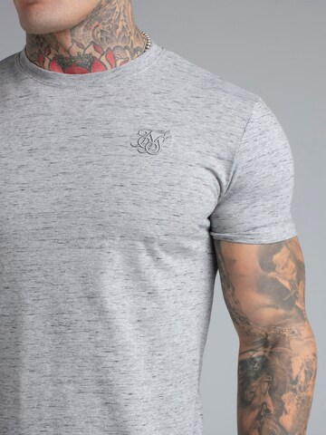 Maglietta di SikSilk in grigio