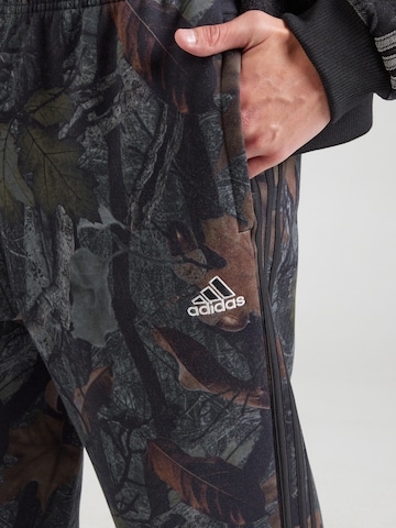 ADIDAS ORIGINALSLoosefit Hlače - crna boja