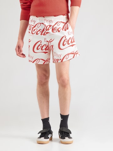 Loosefit Pantalon 'Coca-Cola Classic' ADIDAS ORIGINALS en blanc : devant