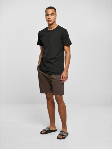 Urban Classics Regular Shorts in Braun