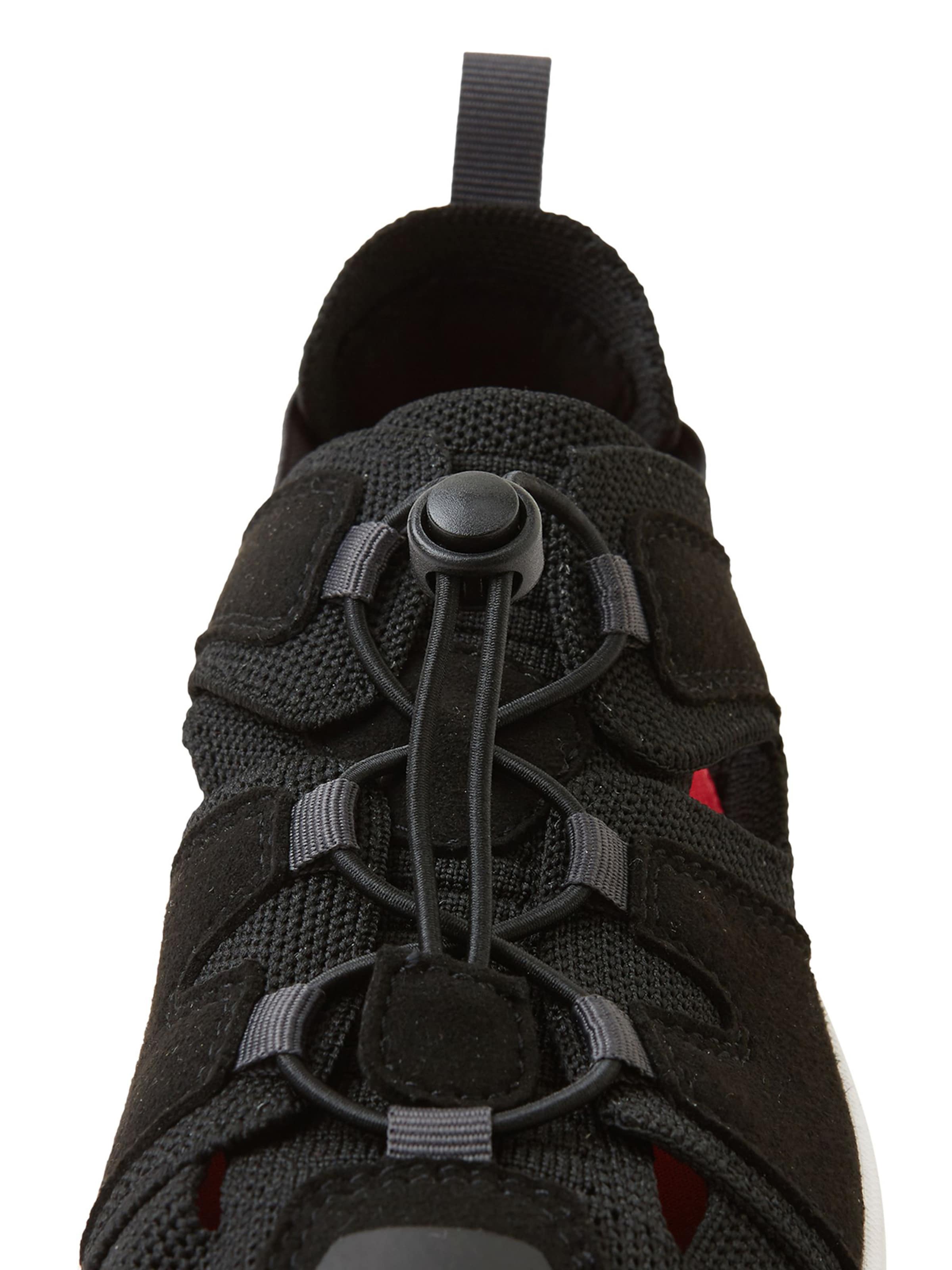 Chaussures ouvertes Reima en noir
