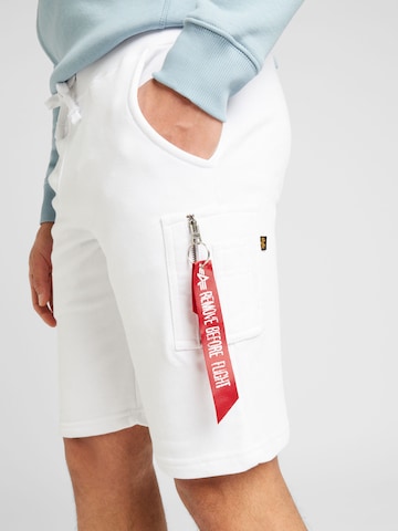 ALPHA INDUSTRIES Regular Shorts 'X-Fit' in Weiß