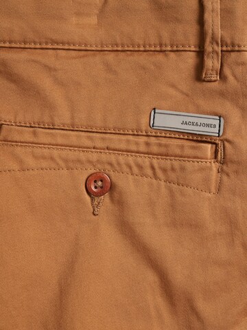 JACK & JONES - Regular Calças chino 'Ollie' em castanho