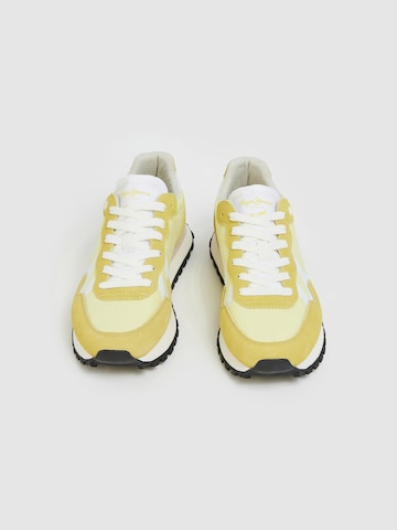 Pepe Jeans Sneakers 'BRIT' in Yellow