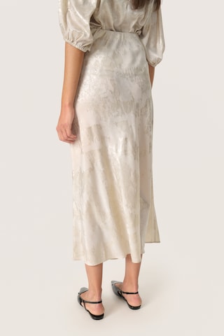 SOAKED IN LUXURY Rok 'Kitty' in Beige
