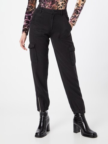 GUESS Tapered Cargo Pants in Black: front