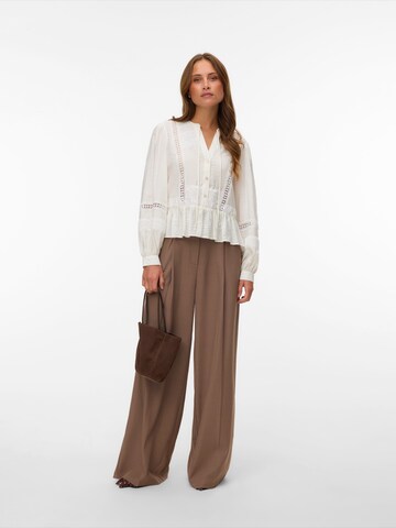 Chemisier VERO MODA en blanc