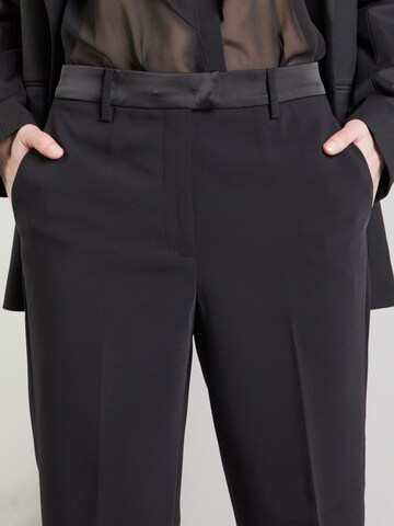 regular Pantaloni con piega frontale di Sisley in nero