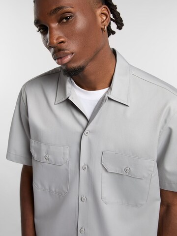 Regular fit Camicia 'WORK SHIRT' di DICKIES in grigio