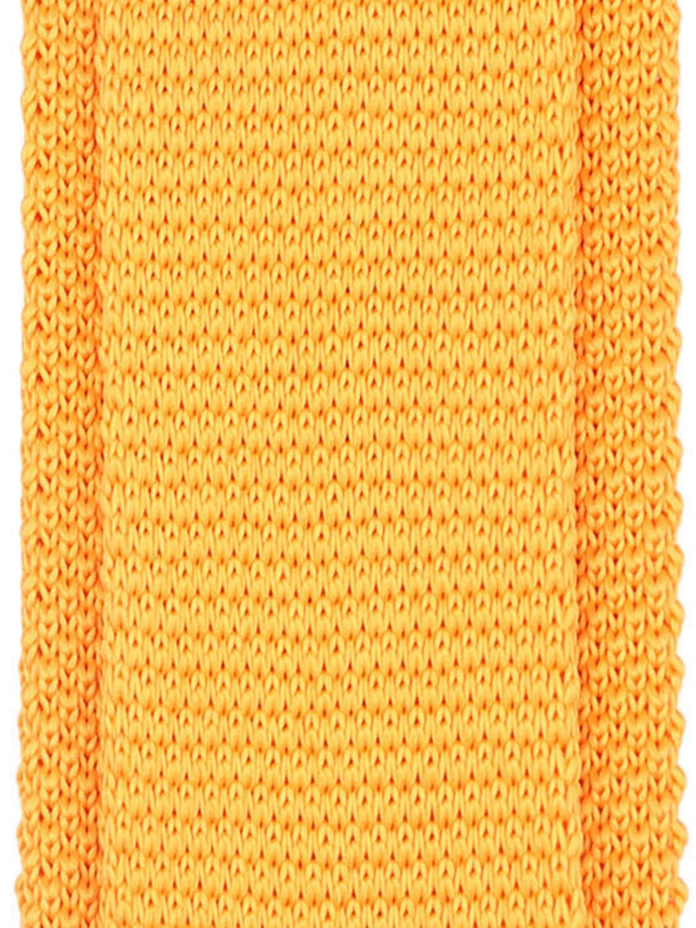 Suitable Tie in Yellow