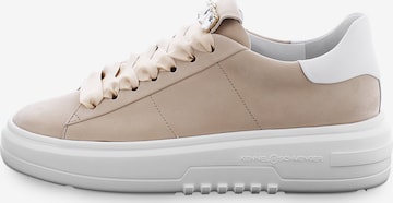 Kennel & Schmenger Sneakers 'Turn' in Beige: front