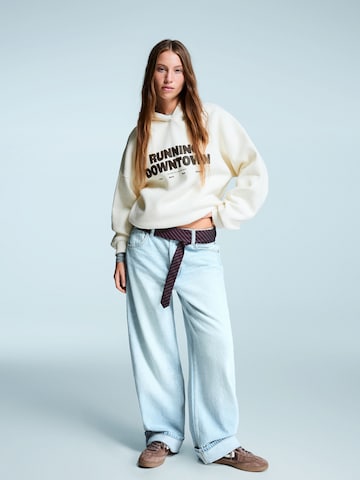 Bershka Sweatshirt in Beige