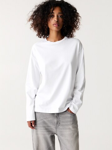 T-shirt Pull&Bear en noir : devant