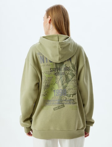 Koton Sweatshirt in Green: front