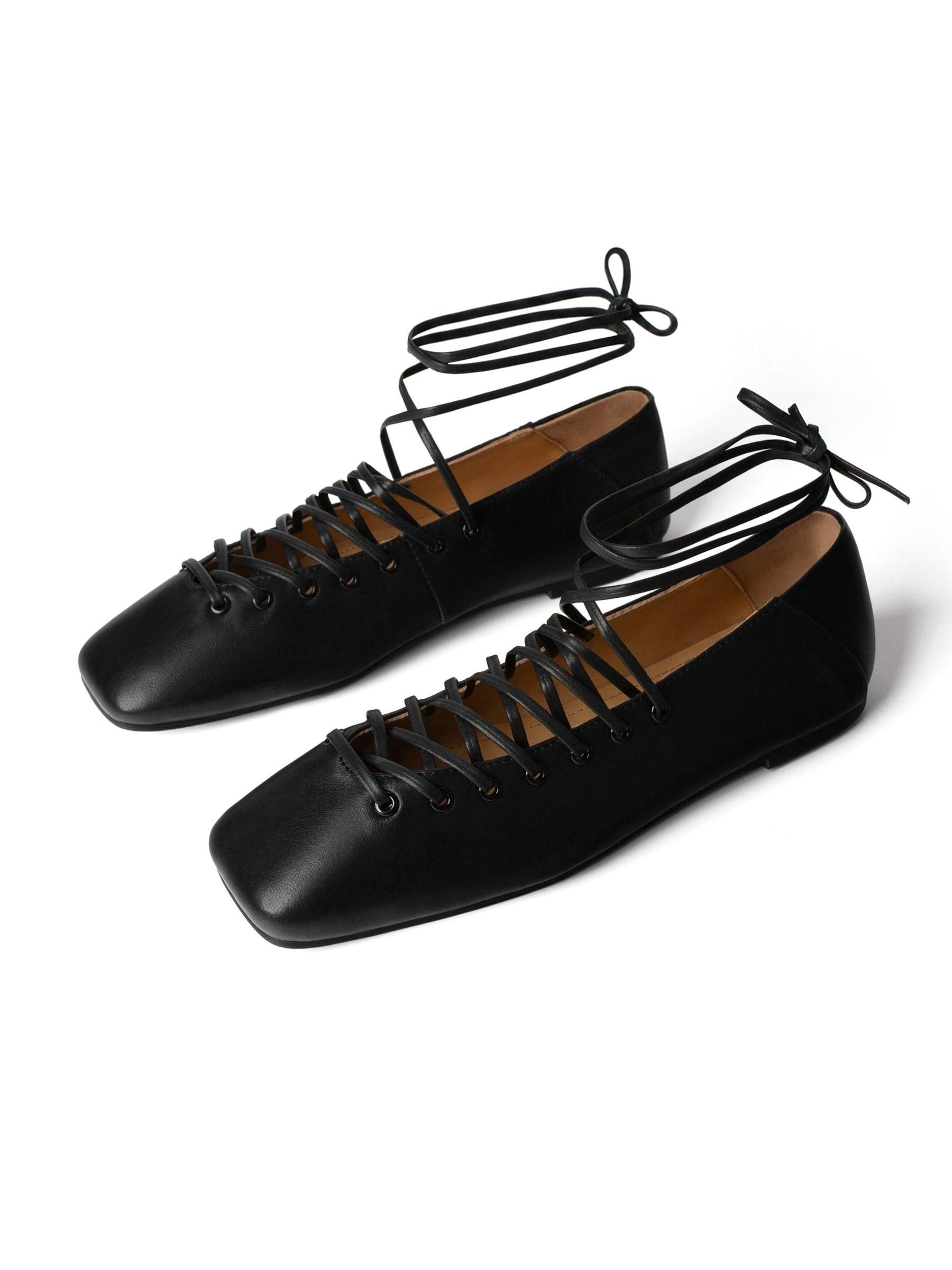 L37 HANDMADE SHOES Ballerina met riempjes 'IN THE SHAPE OF YOU' in Zwart