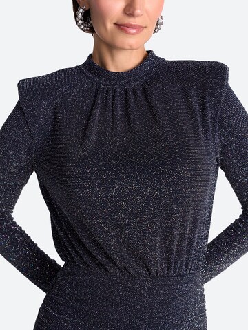 Rich & Royal - Vestido en negro: frente