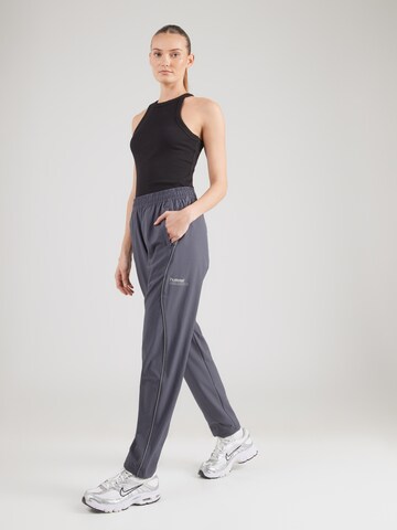 Hummel Regular Sporthose in Grau