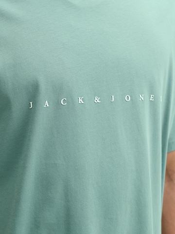 JACK & JONES Koszulka 'JJESTAR' w kolorze zielony