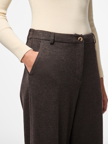 Loosefit Pantalon 'PCMAMILLA' PIECES en marron