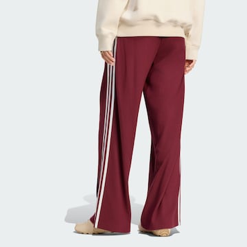 Loosefit Pantaloni di ADIDAS ORIGINALS in rosso
