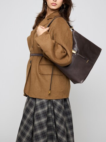 Picard Schultertasche 'Whisper' in Braun