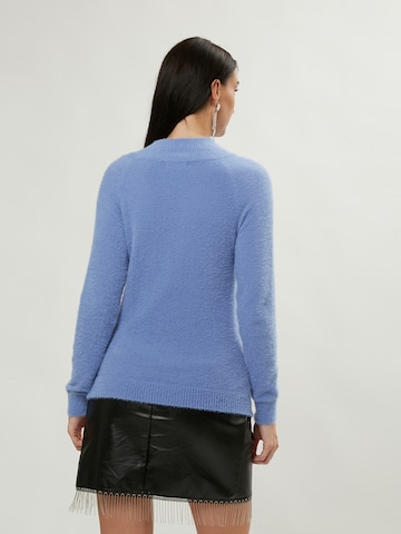 Pullover di Influencer in blu