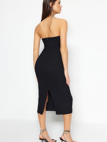 Rochie de cocktail de la Trendyol pe negru