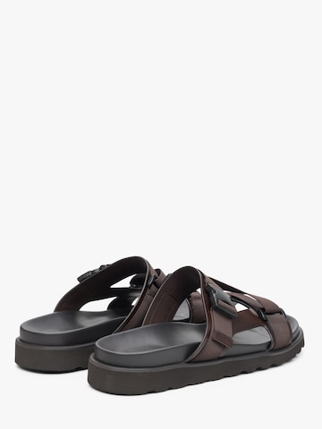 Estro Sandals '901-2' in Brown
