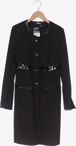 APART Jacket & Coat in M in Black: front