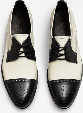 LLOYD Lace-Up Shoes in White