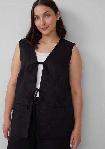 s.Oliver Vest in Black: front