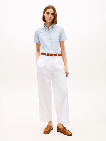 TOMMY HILFIGER Ohlapna forma Hlače z naborki | bela barva