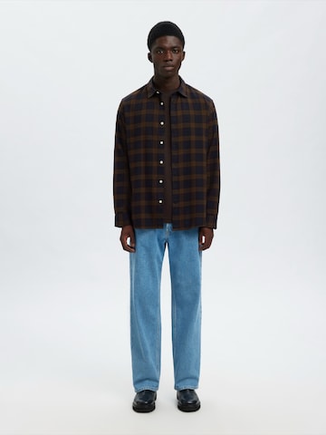 SELECTED - Regular Fit Camisa 'SLHREGNOAH' em castanho