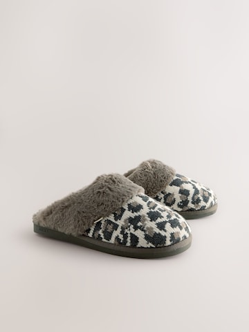 Papuci de casă de la Next pe gri