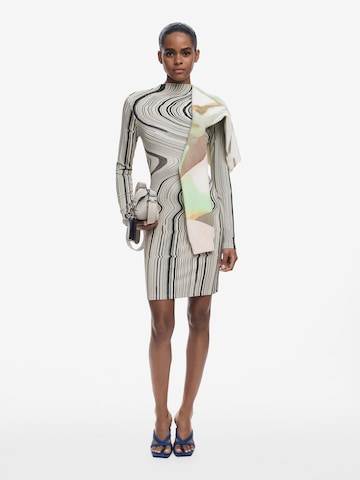 Robe Desigual en blanc : devant