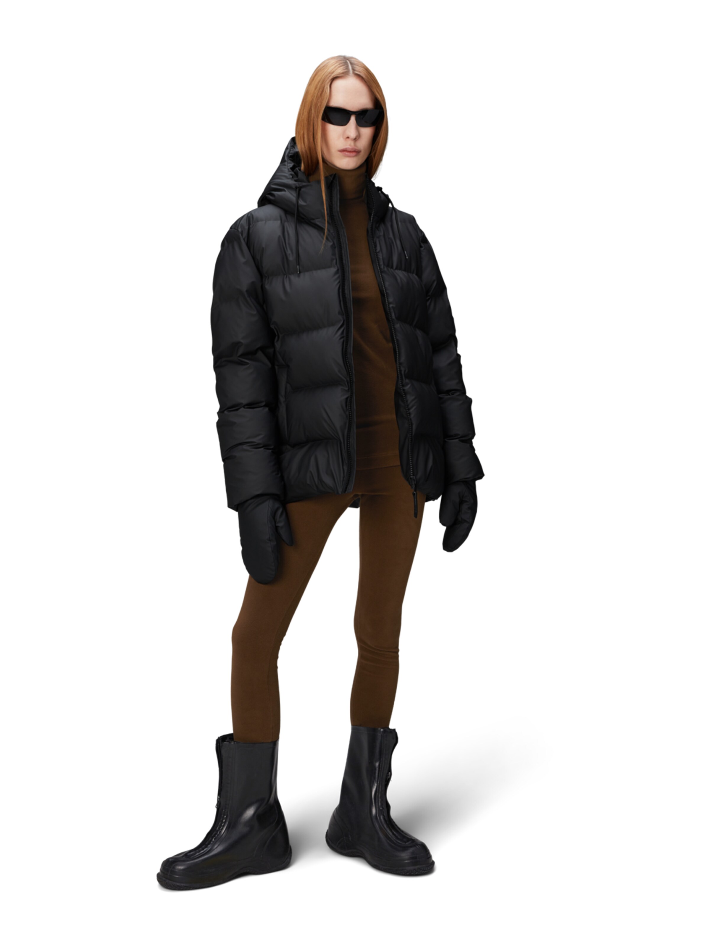 RAINS Vinterjacka 'Alta' i svart