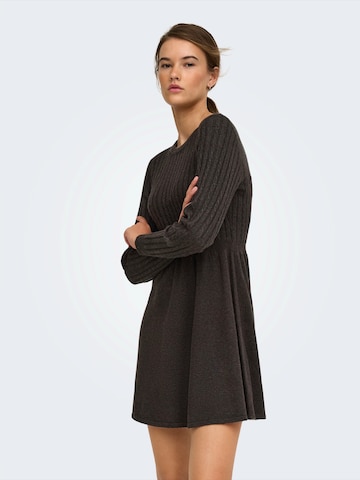 Robes en maille 'ONLFIA' ONLY en marron : devant