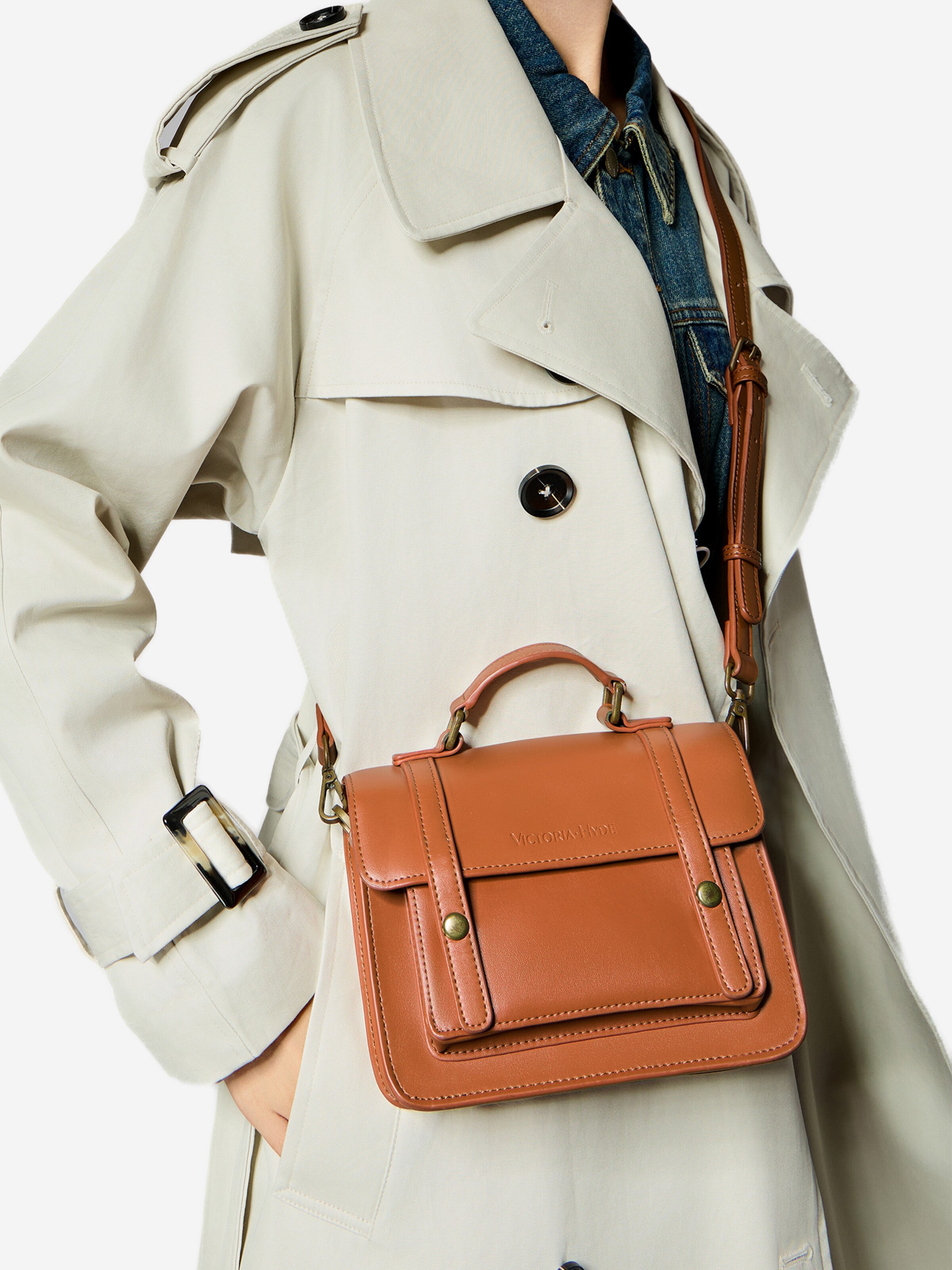 Victoria Hyde Handbag 'Cambridge Satchel' in Brown: front