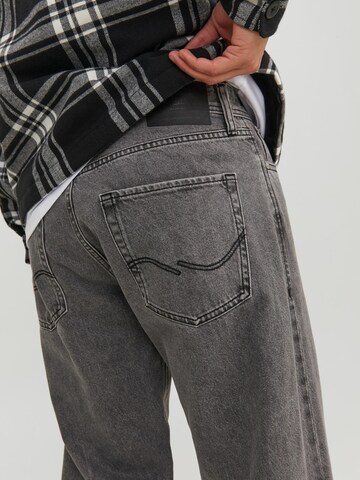 JACK & JONES Loosefit Jeans 'Eddie' in Grau