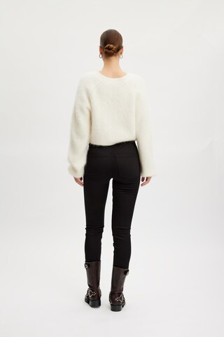 Gestuz Skinny Jeans 'Lesly' in Black